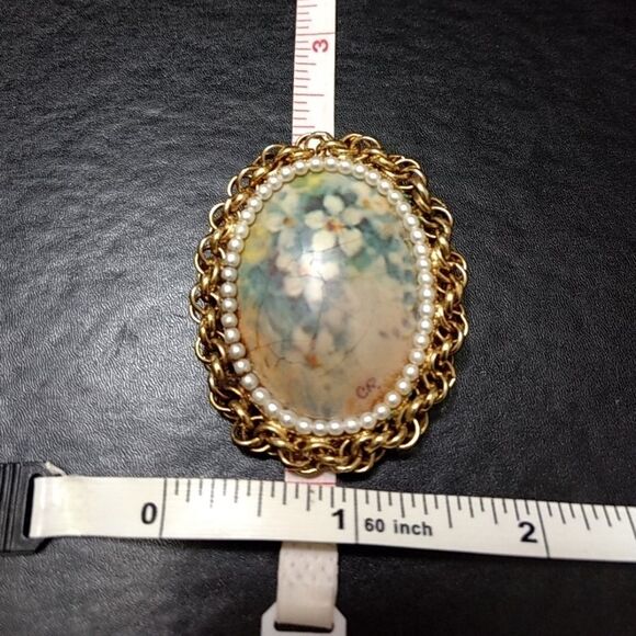 Handmade vintage painted egg brooch - Picture 8 of 8